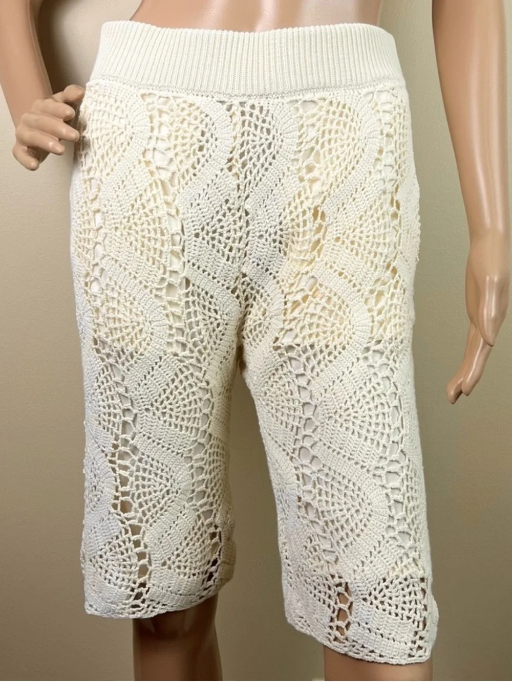 NEW HELMUT LANG REVOLVE CREAM CROCHET BERMUDA SHORTS